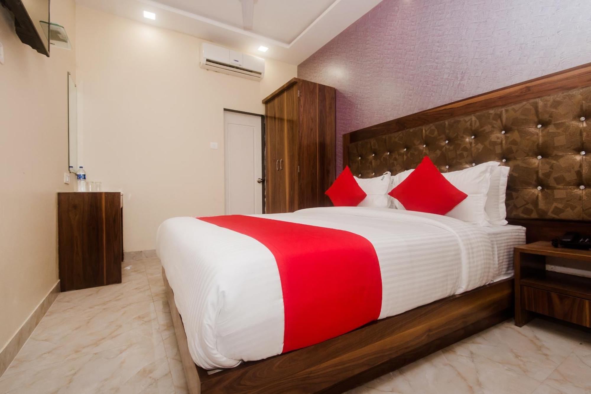 Hotel O Greenforest Near Airport Road Metro Station Мумбаи Экстерьер фото